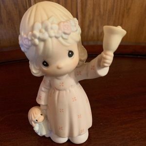 Like new precious moments statue